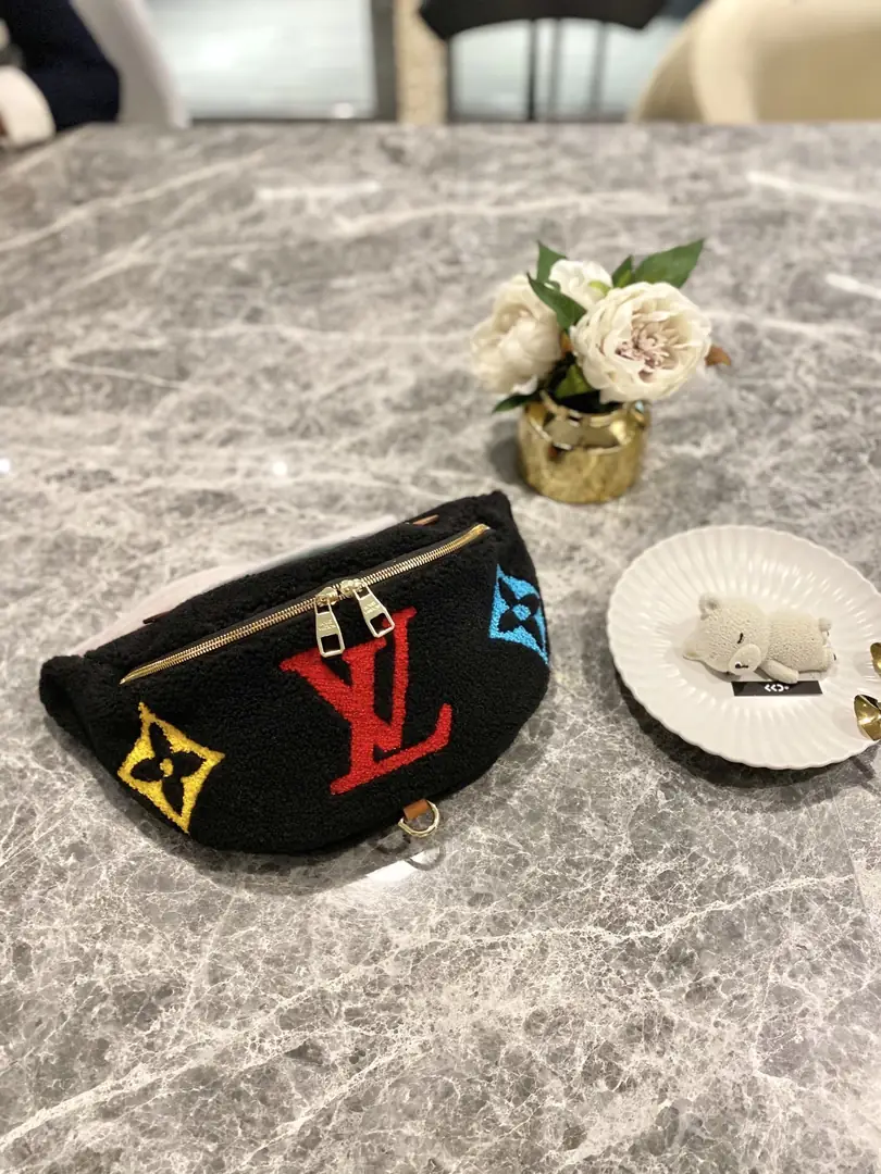 KNG7120  LV   65$ gallery