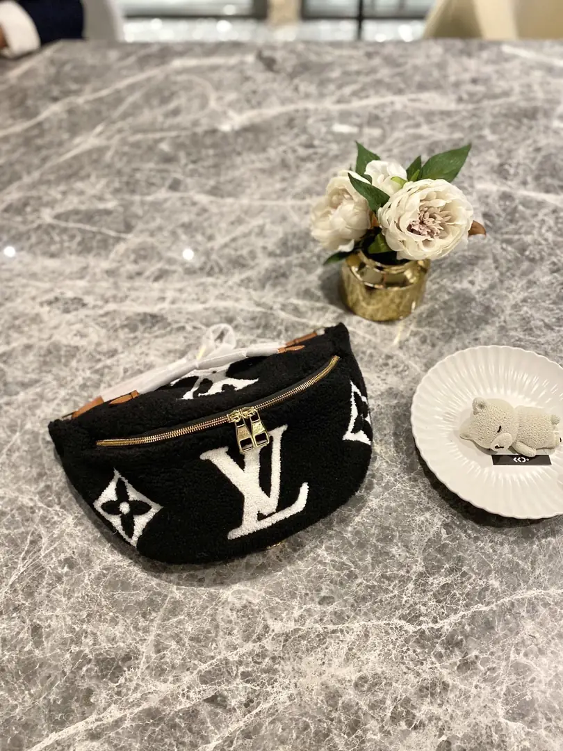 KNG7120  LV   65$ gallery