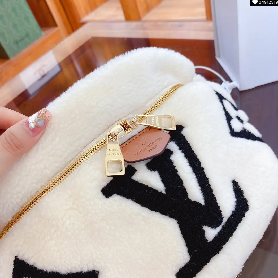 KNG7121  LV  65$ gallery