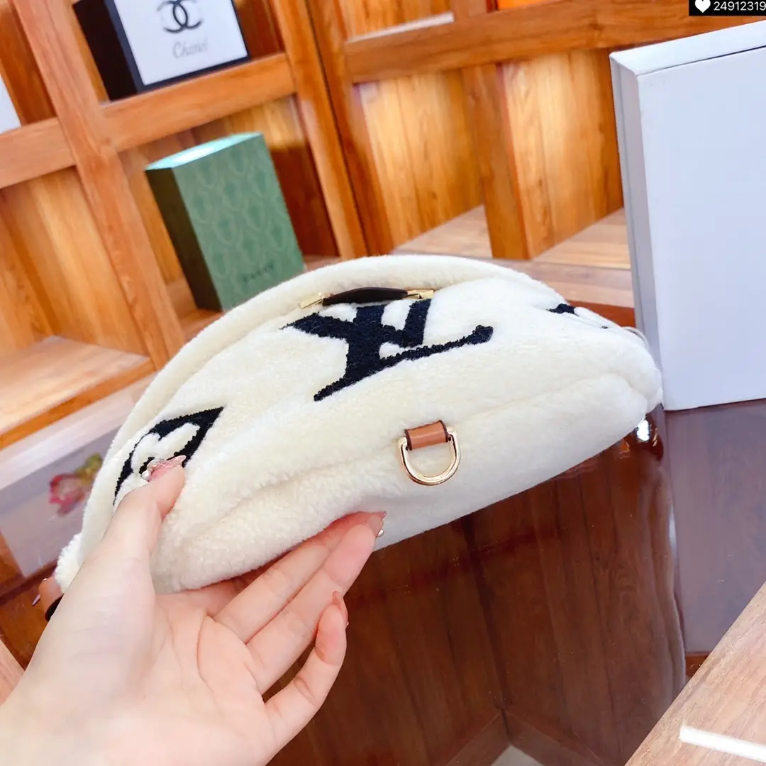 KNG7121  LV  65$ gallery