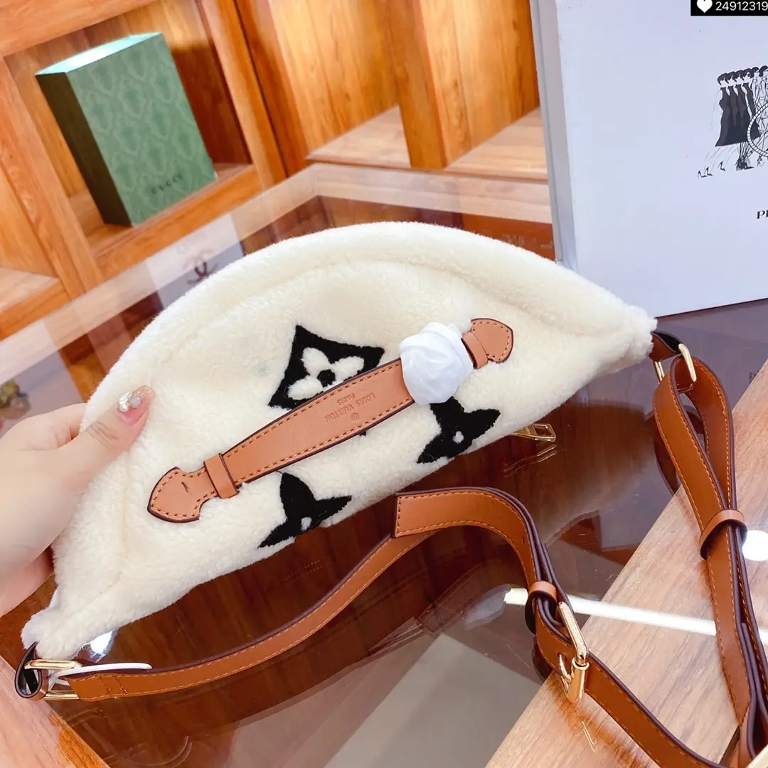 KNG7121  LV  65$ gallery