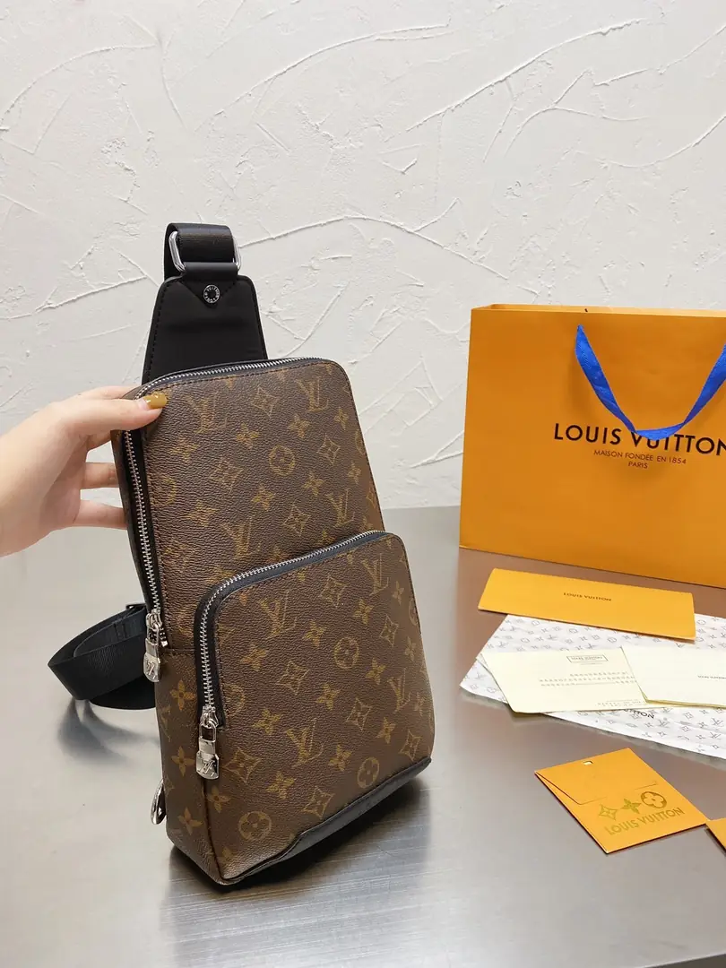 KNG7123   LV  75$ gallery