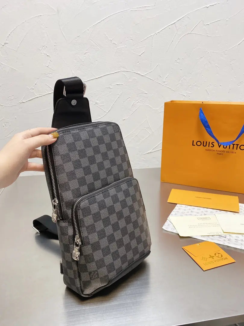 KNG7123   LV  75$ gallery