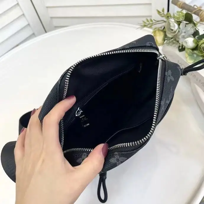 KNG7124  LV  68$ gallery