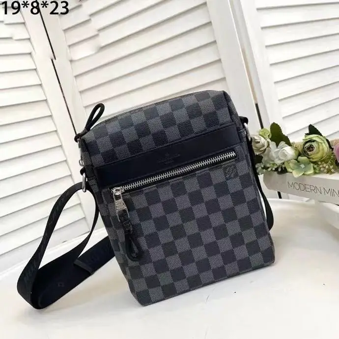 KNG7124  LV  68$ gallery