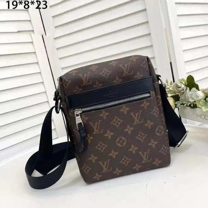 KNG7124  LV  68$ gallery