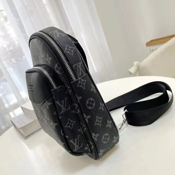 KNG7125  LV  68$ gallery