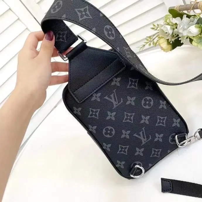 KNG7126   LV  75$ gallery