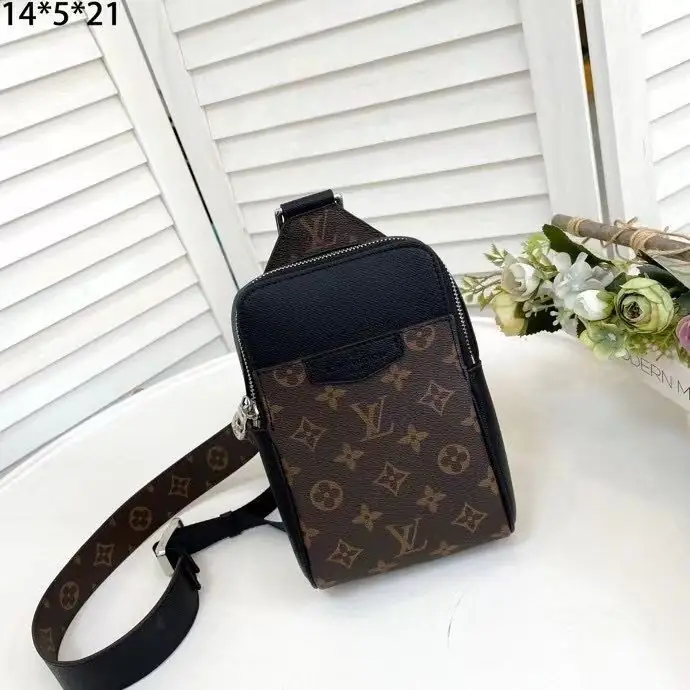 KNG7126   LV  75$ gallery