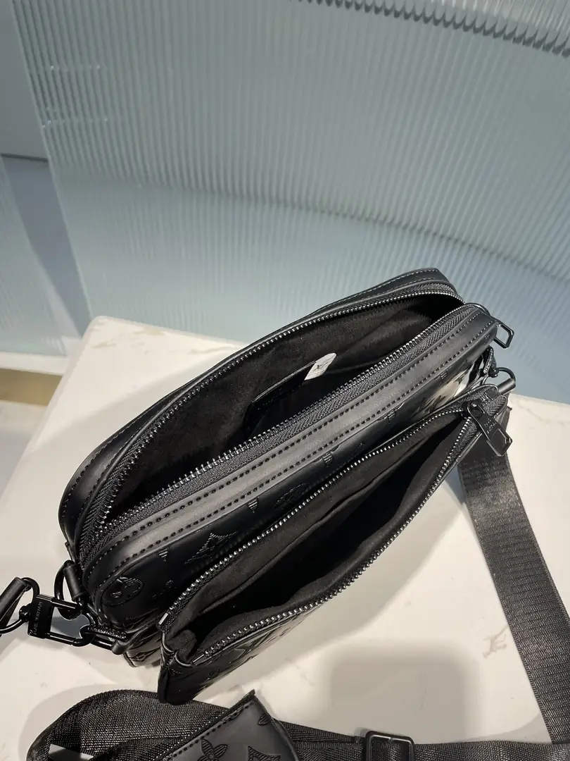 KNG7132  LV  78$ gallery