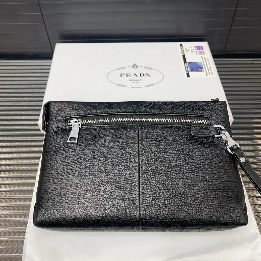 KNG7205  Prada   59.99$ gallery