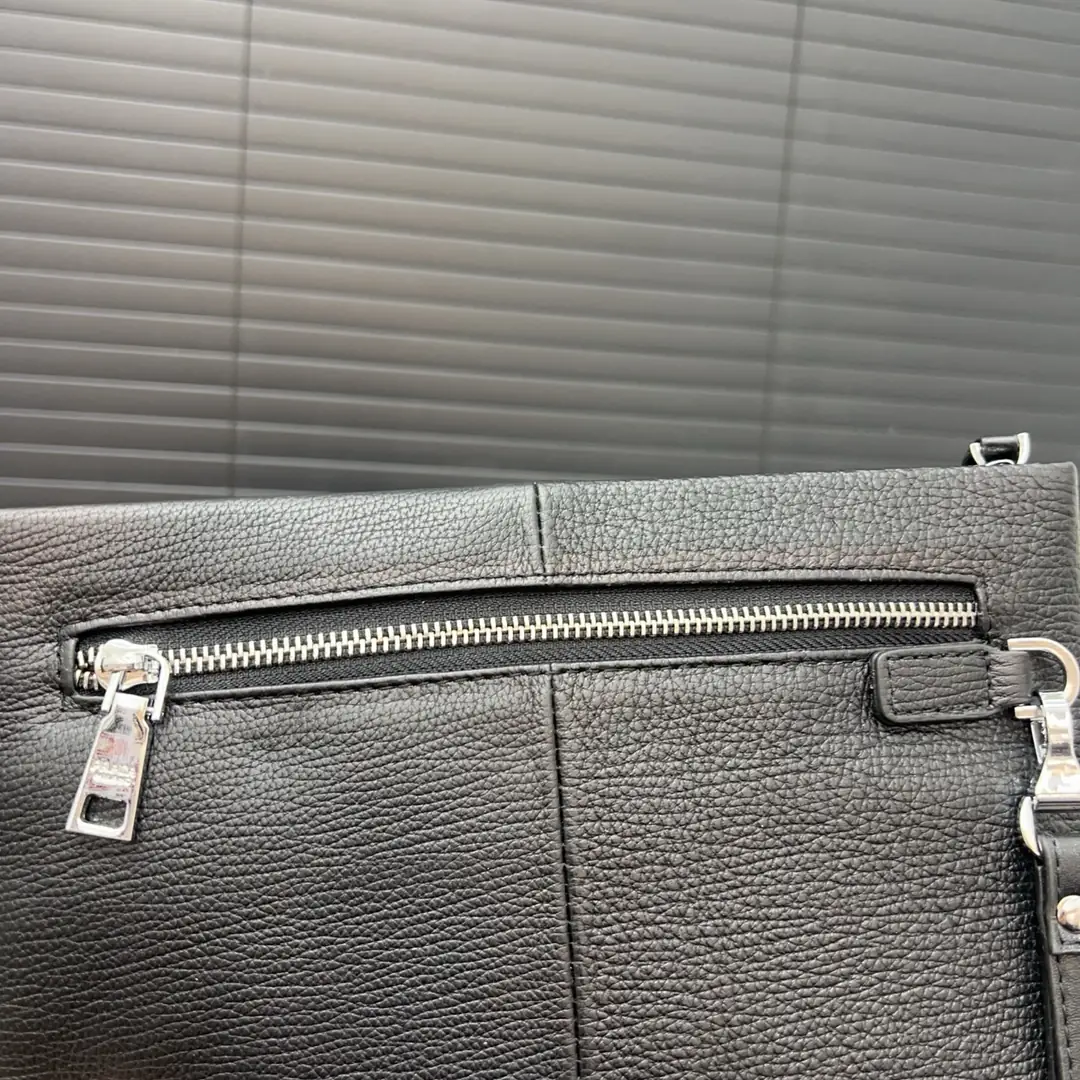 KNG7205  Prada   59.99$ gallery