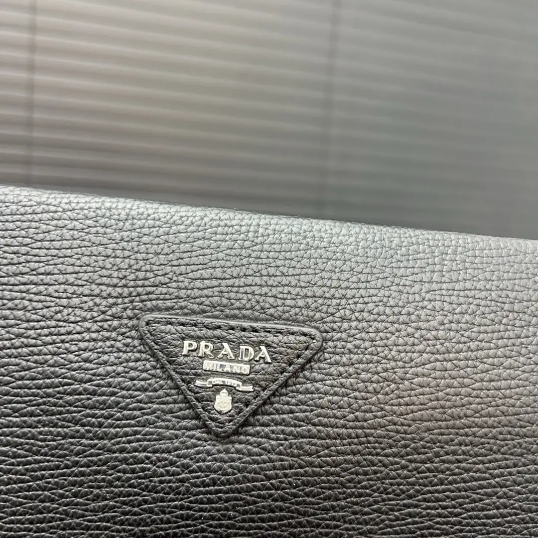KNG7205  Prada   59.99$ gallery