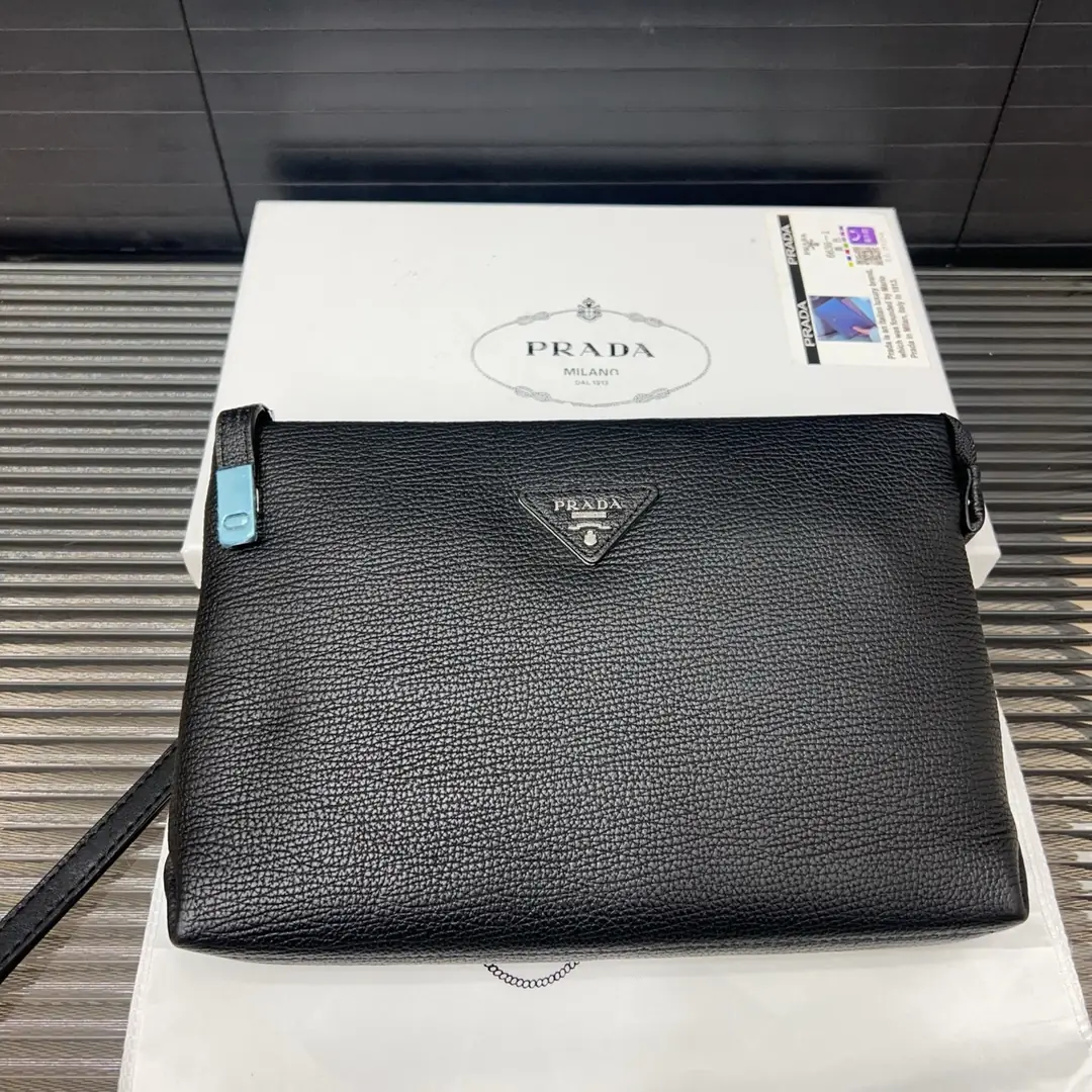 KNG7205  Prada   59.99$ gallery