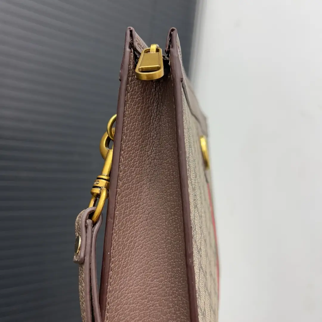 KNG7215    GUCCI  59.99$ gallery