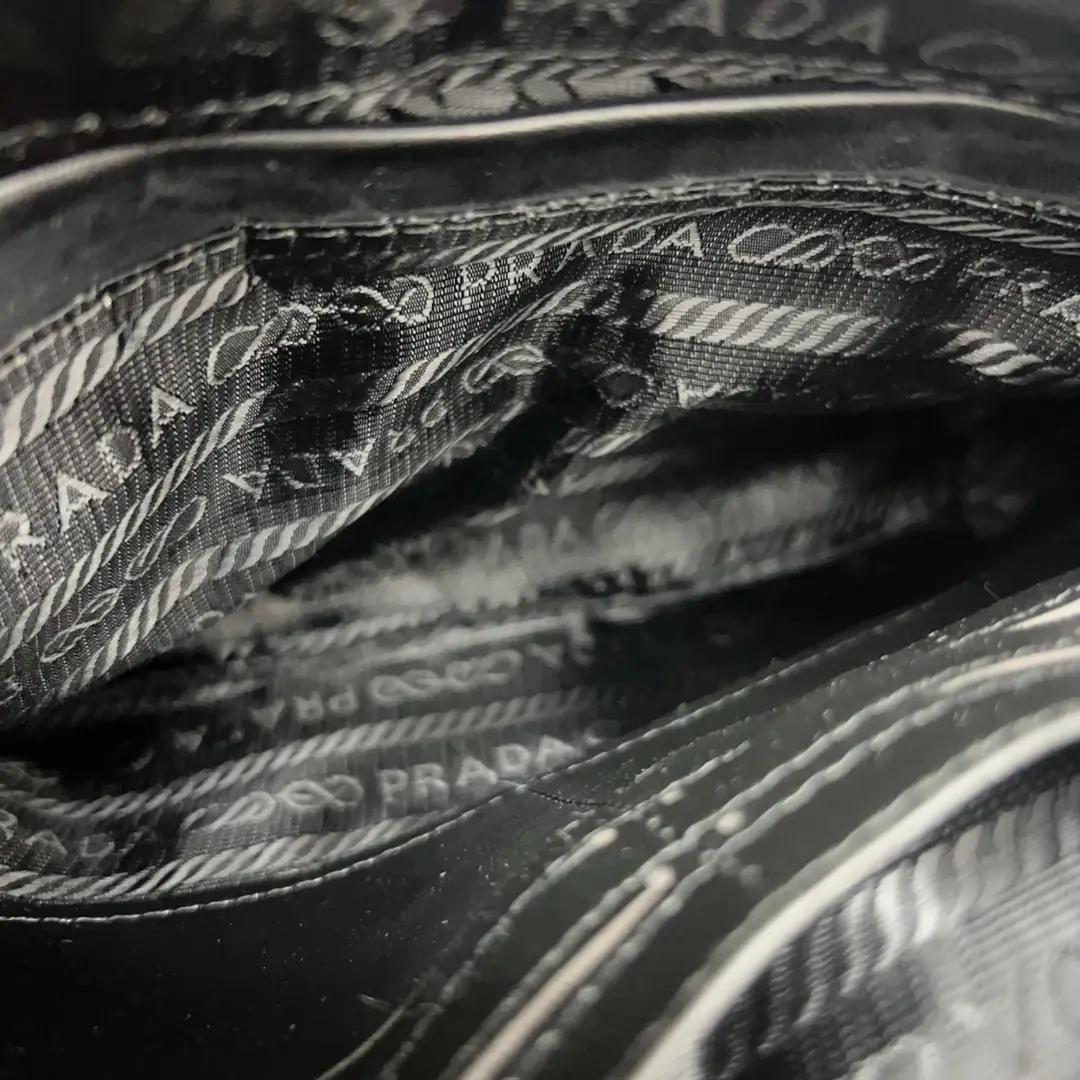 KNG7217  PRADA  59.99$ gallery