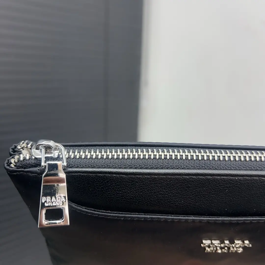 KNG7217  PRADA  59.99$ gallery