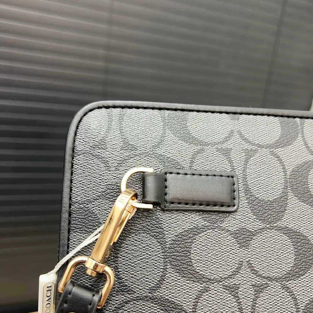 KNG7218  COACH  59.99$ gallery