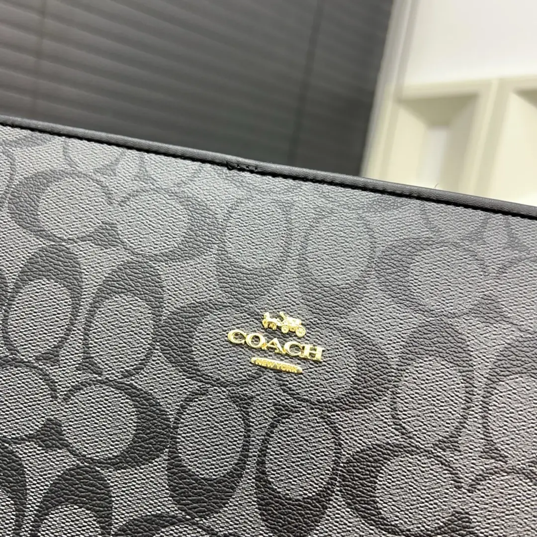 KNG7218  COACH  59.99$ gallery