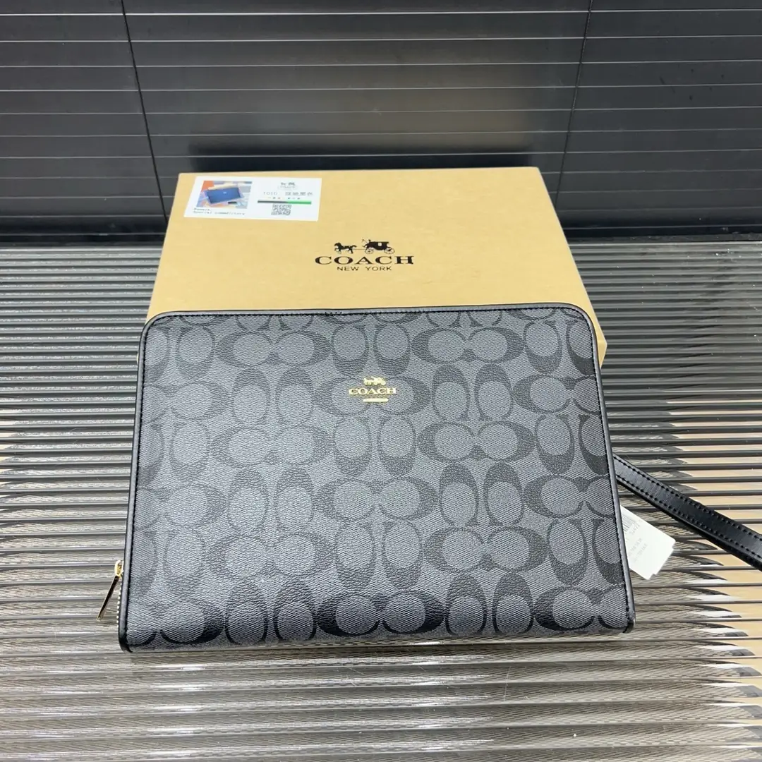 KNG7218  COACH  59.99$ gallery