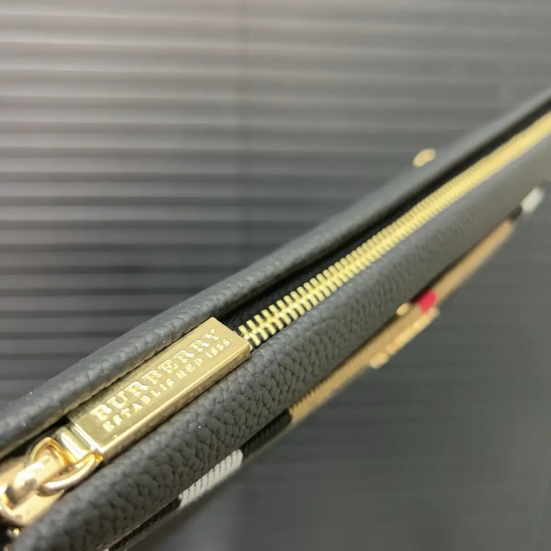 KNG7220  Burberry   59.99$ gallery