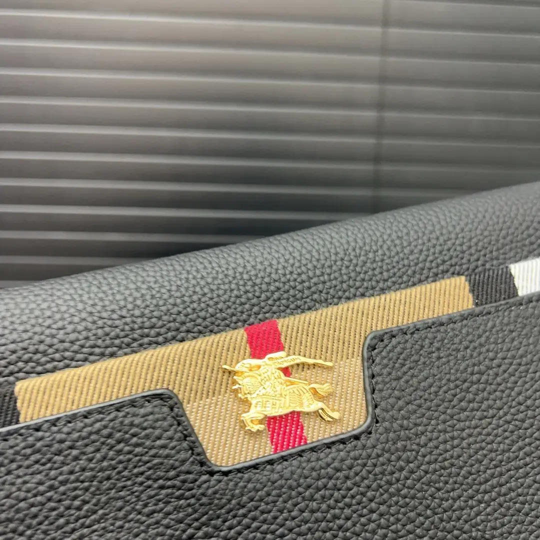 KNG7220  Burberry   59.99$ gallery