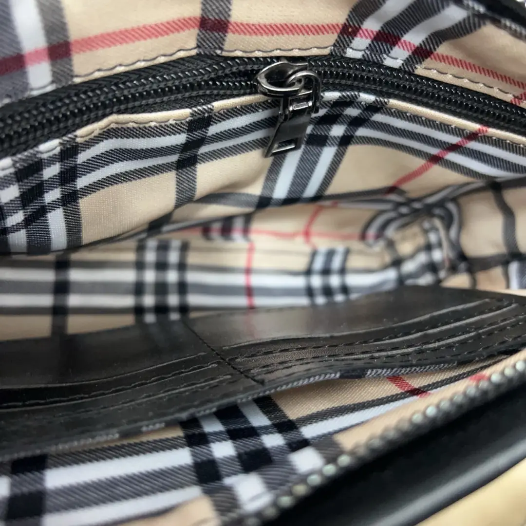 KNG7221  Burberry   59.99$ gallery