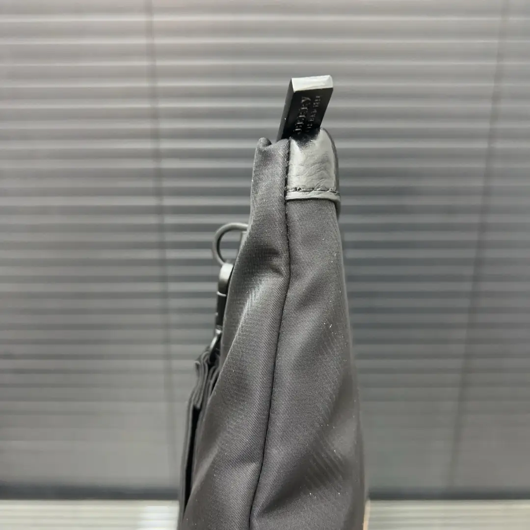 KNG7222   Burberry   59.99$ gallery