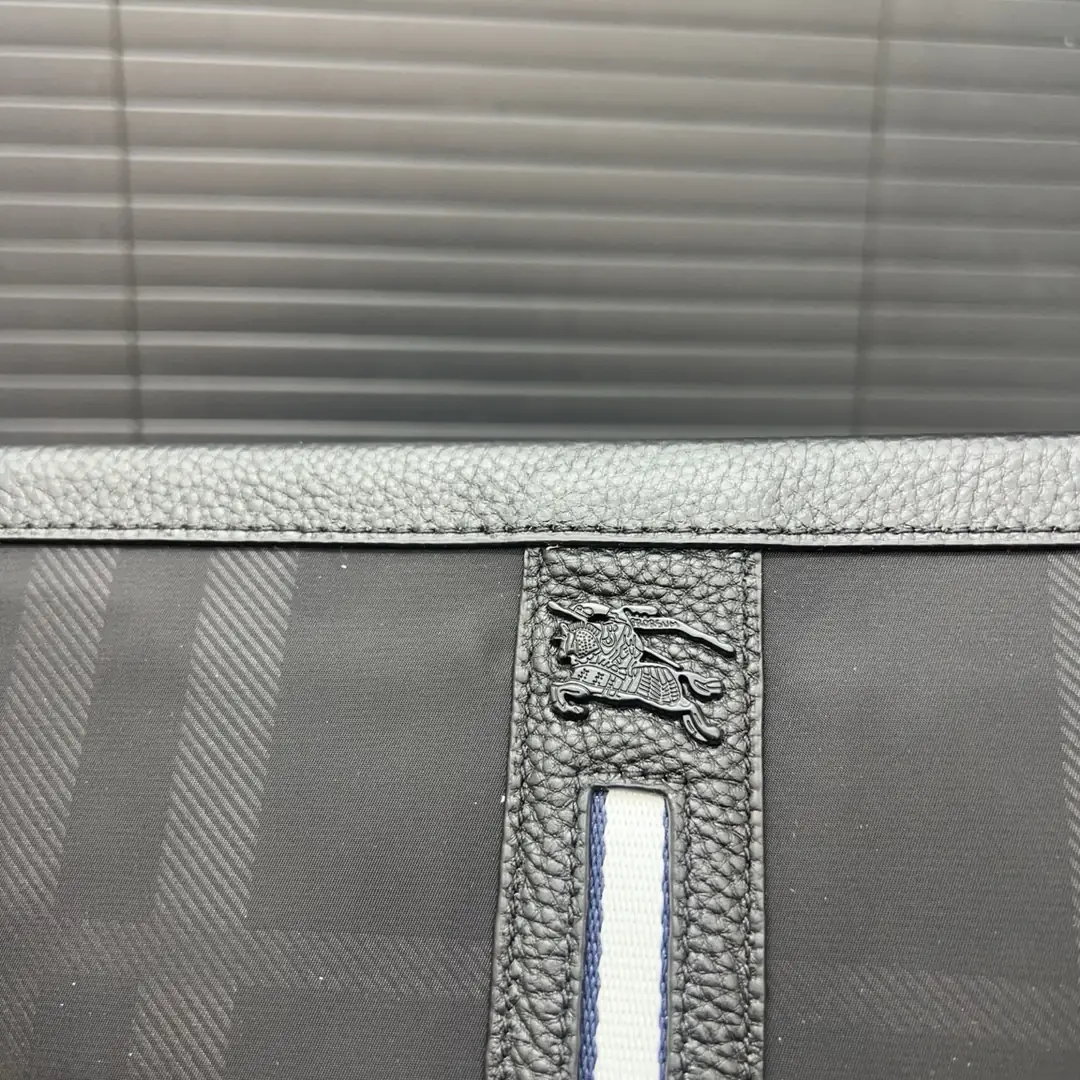 KNG7222   Burberry   59.99$ gallery