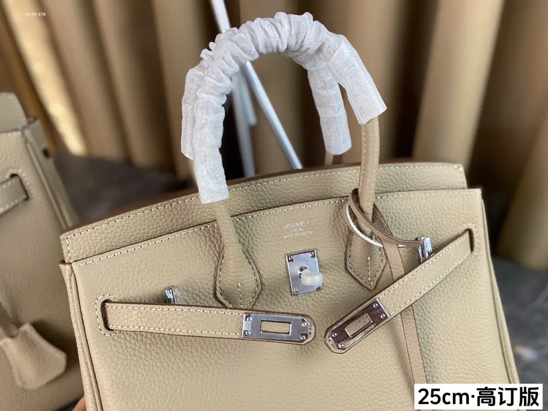 KNG7227  HERMES  95$ gallery