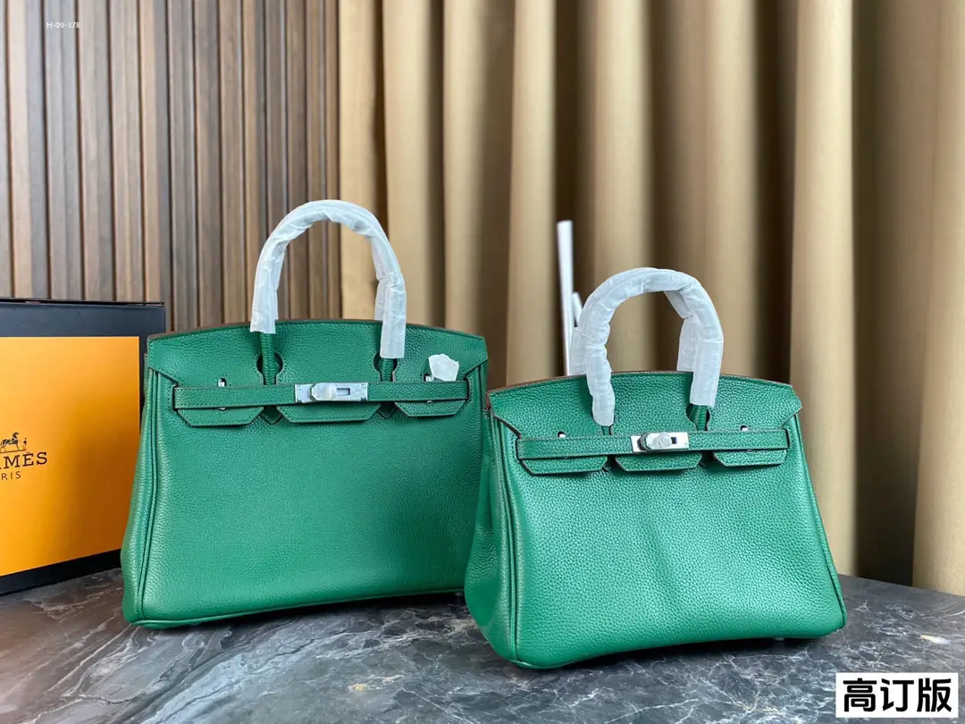 KNG7227  HERMES  95$ gallery