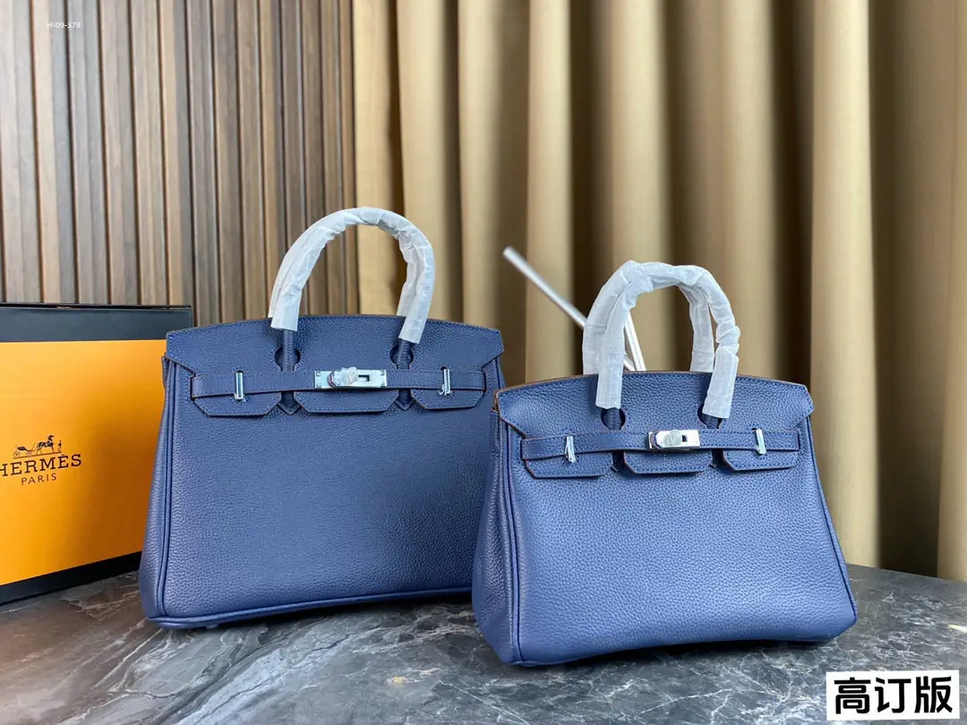 KNG7227  HERMES  95$ gallery