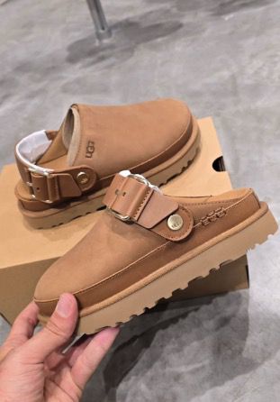 KNG7240 UGG 85$ gallery