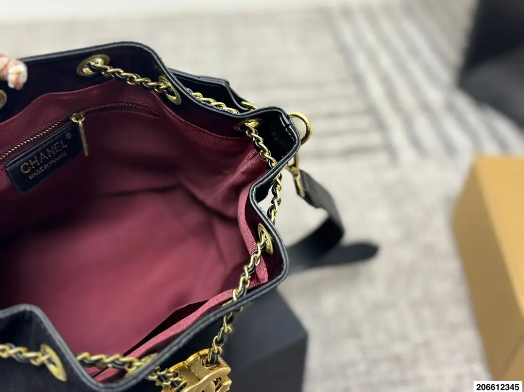 KNG7257  Chanel  75$ gallery