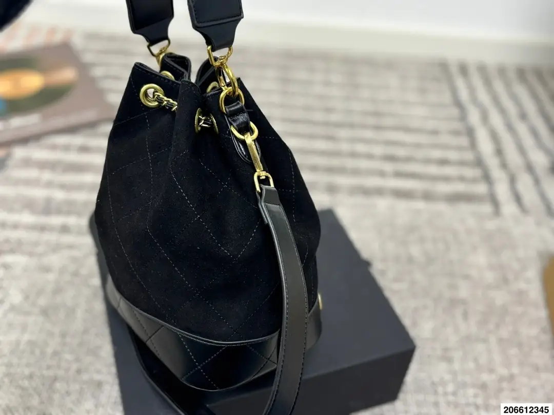 KNG7257  Chanel  75$ gallery