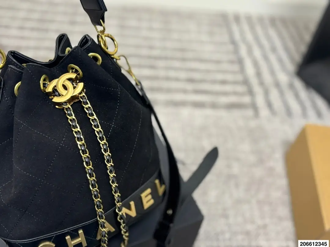 KNG7257  Chanel  75$ gallery