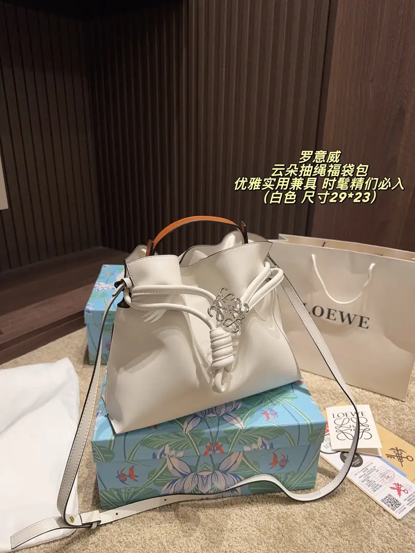KNG7261  LOEWE 75$ gallery