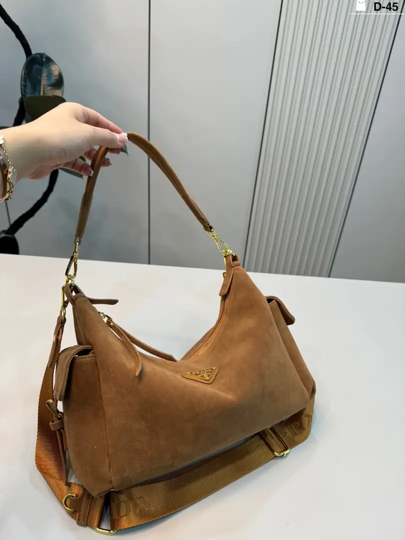 KNG7262  PRADA 75$ gallery