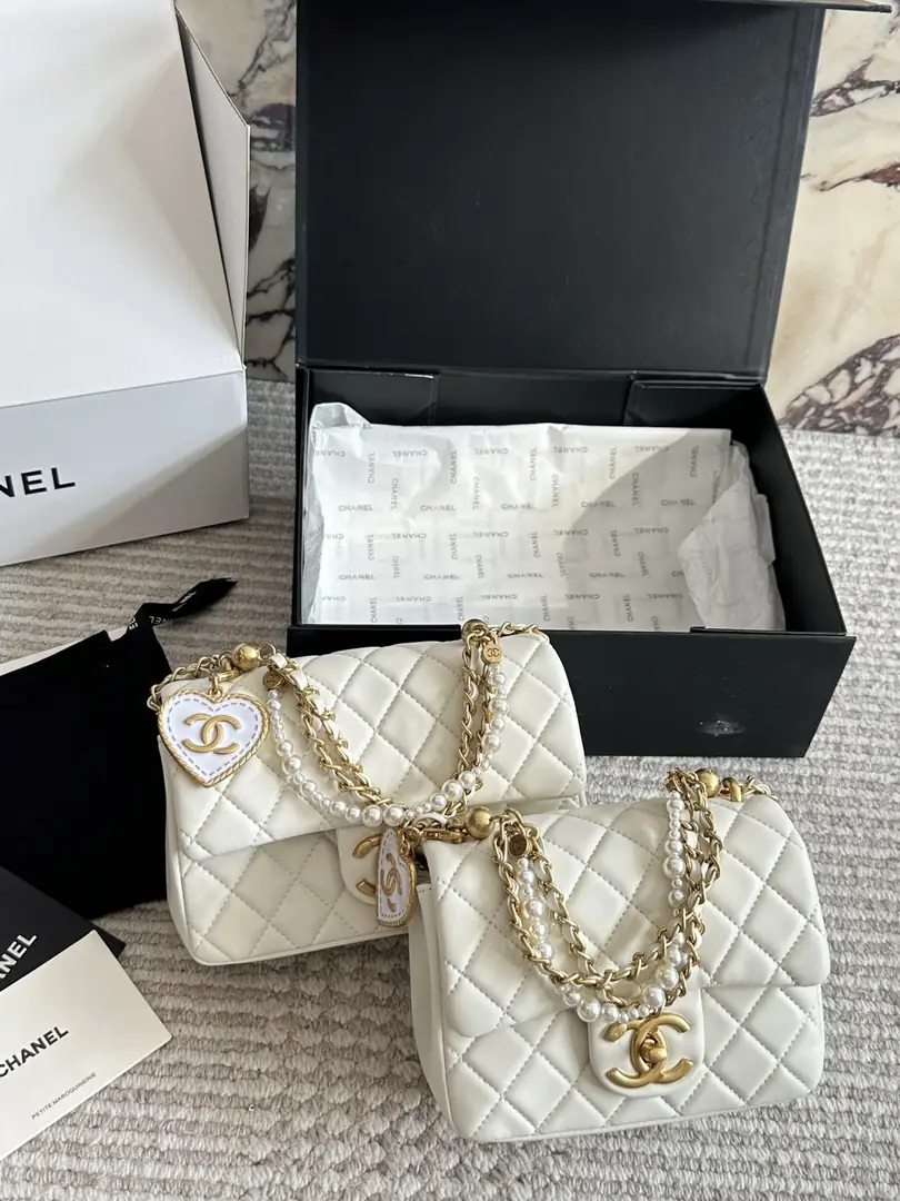 KNG7263  Chanel  75$ gallery