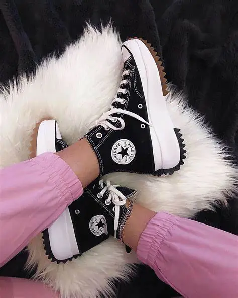 Kng1004  Converse  45$ 350 gallery