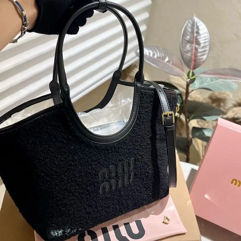 Kng1014 MIU MIU  65$ gallery