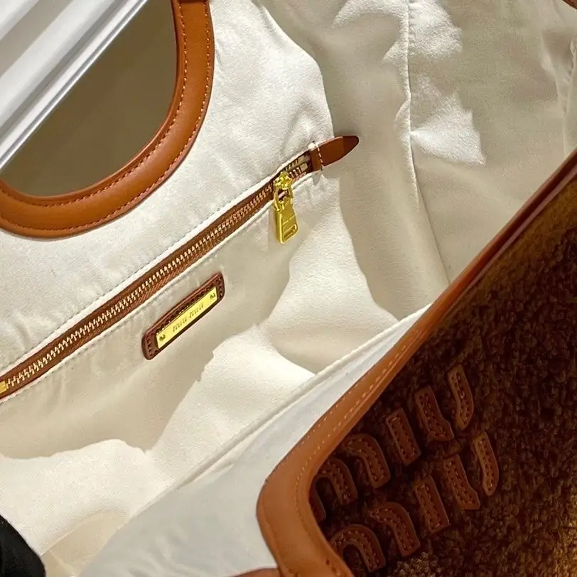 Kng1014 MIU MIU  65$ gallery