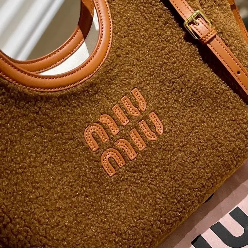 Kng1014 MIU MIU  65$ gallery