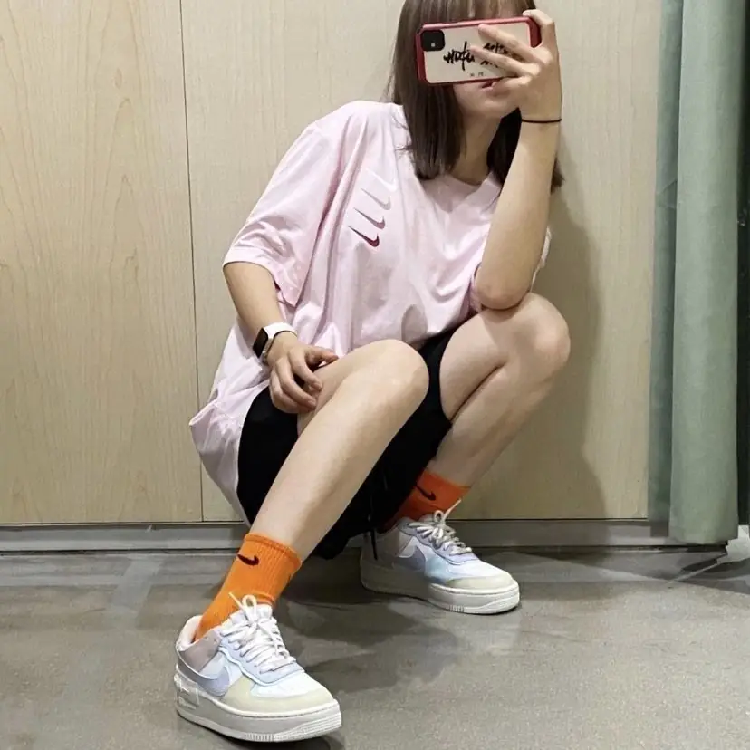 Kng1046  Nike Air Force 1    300 42$ gallery