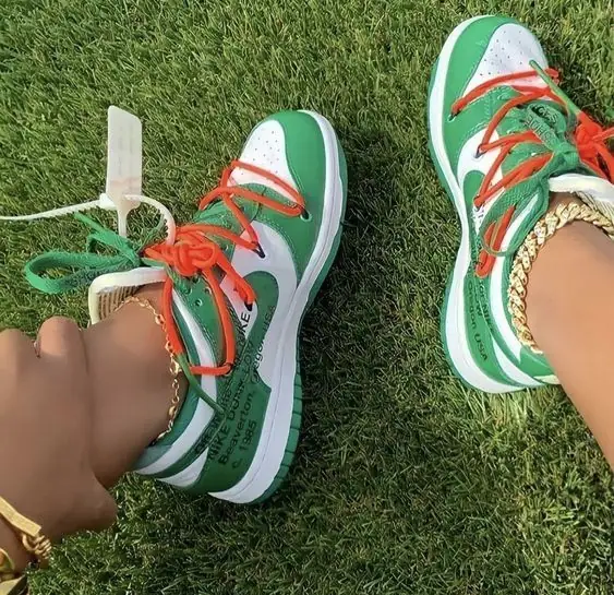 Kng1051  OFF-WHITE x Futura x Nike Dunk  $49 365 gallery