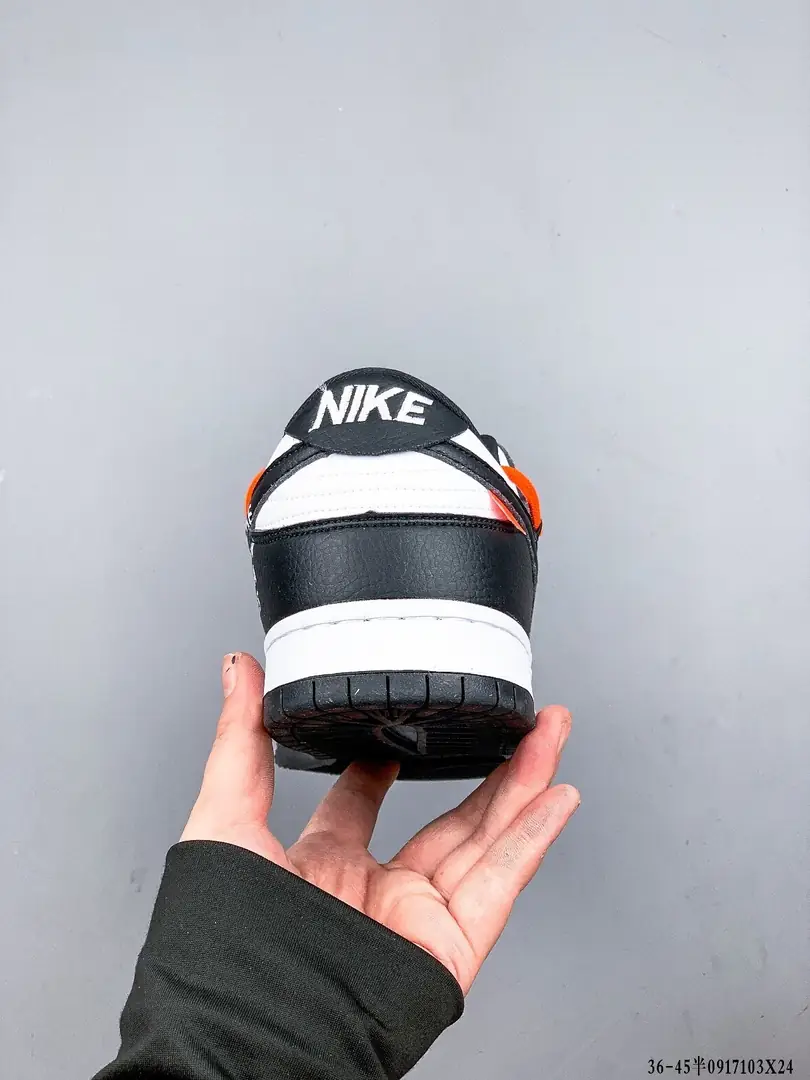 Kng1051  OFF-WHITE x Futura x Nike Dunk  $49 365 gallery