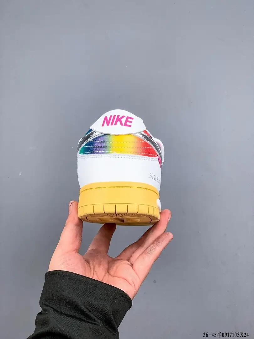 Kng1051  OFF-WHITE x Futura x Nike Dunk  $49 365 gallery