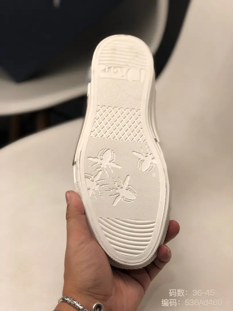 Kng1074  DIOR 5A TOP 360  49.99$ gallery