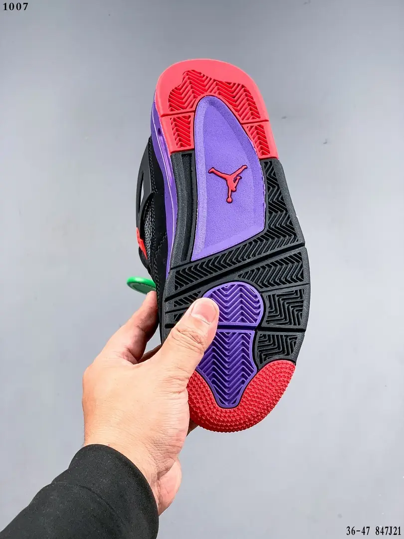 Kng1075  Air Jordan 4  320🤴🏾 44$ gallery