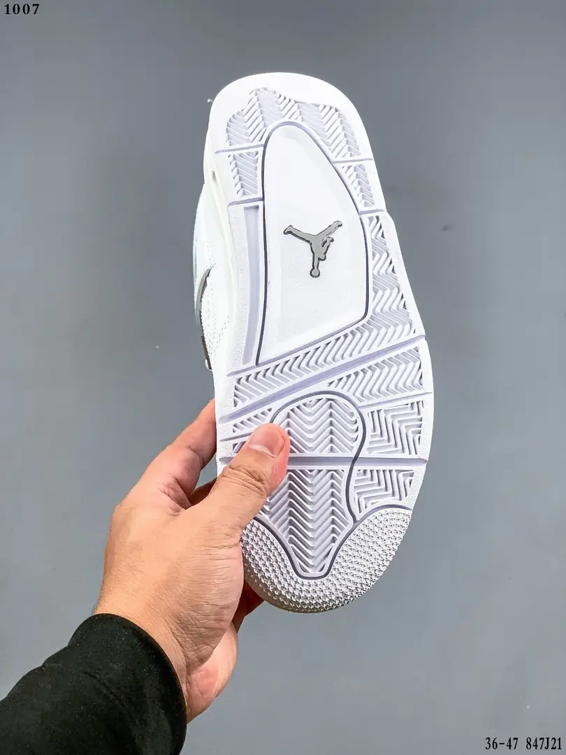 Kng1075  Air Jordan 4  320🤴🏾 44$ gallery